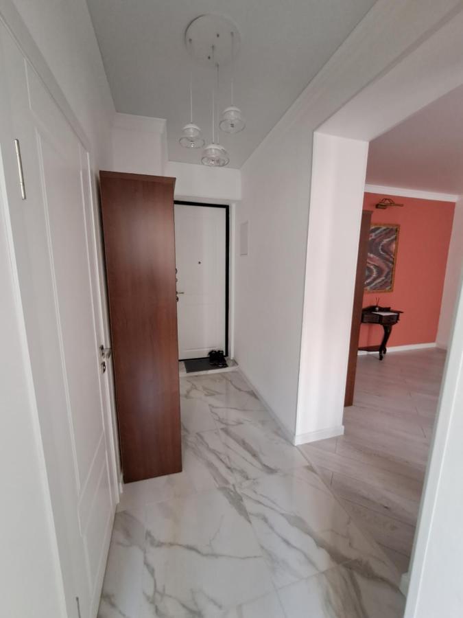 Уютная Квартира На Мира Almatî Exterior foto