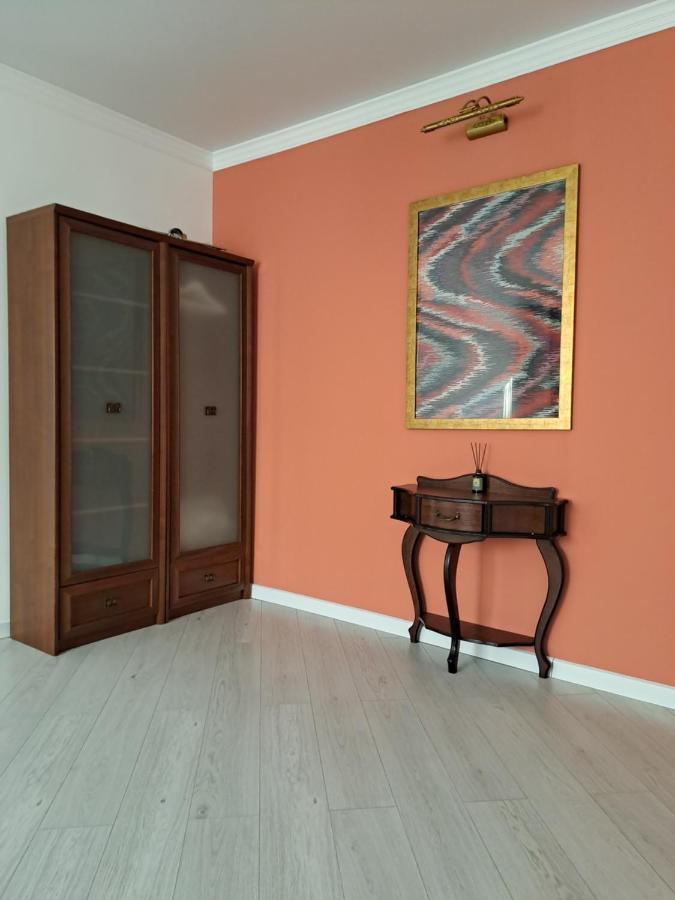 Уютная Квартира На Мира Almatî Exterior foto